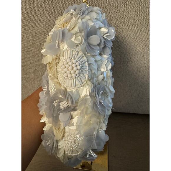 Viral Handcrafted in India White/Gray 3D Floral Beaded Crescent Bag Mini Bag NWT - Picture 6 of 6